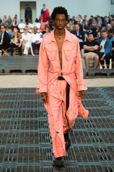 Look 24